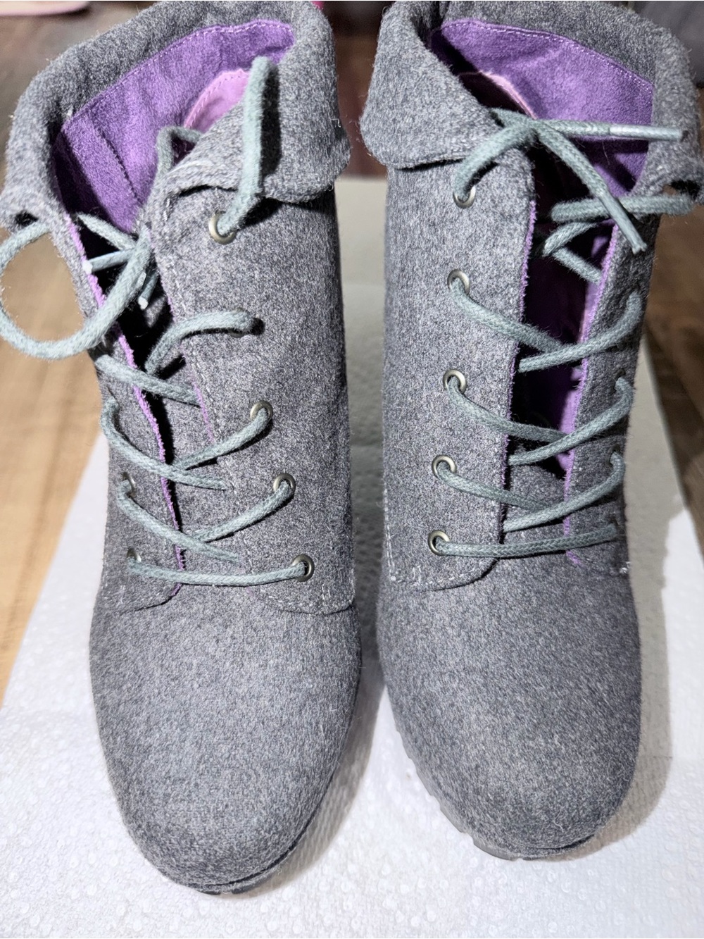 Blowfish Malibu Gray Women's Lace-Up Booties with Purple Lining, Size 8.5
